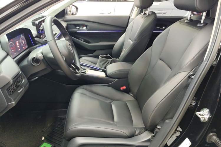 Used Honda Accord 2025 Sport Series 260TURBO Luxury Edition Left Front Seat