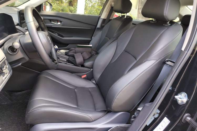Used Honda Accord 2025 260TURBO Luxury Edition Left Front Seat