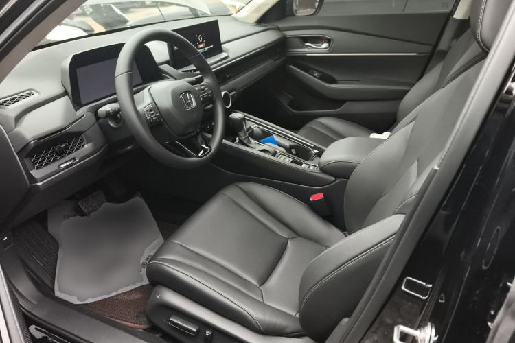Used Honda Accord 2025 Sport Series 260TURBO Luxury Edition Left Front Seat