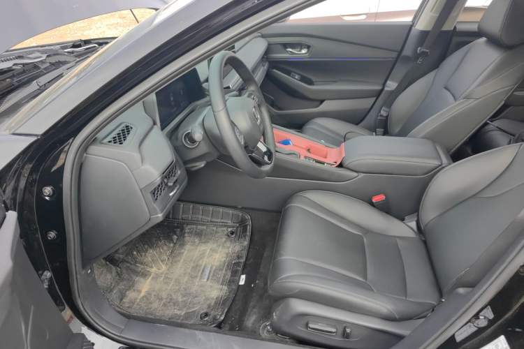Used Honda Accord 2025 260TURBO Luxury Edition Left Front Seat