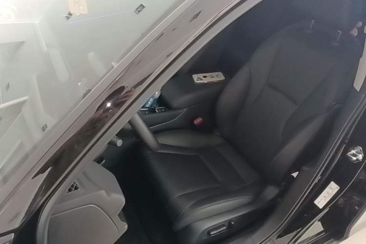 Used Honda Accord 2025 Sport Series 260TURBO Luxury Edition Left Front Seat