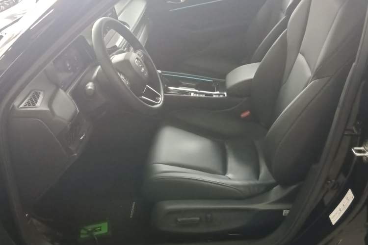 Used Honda Accord 2025 260TURBO Luxury Edition Left Front Seat