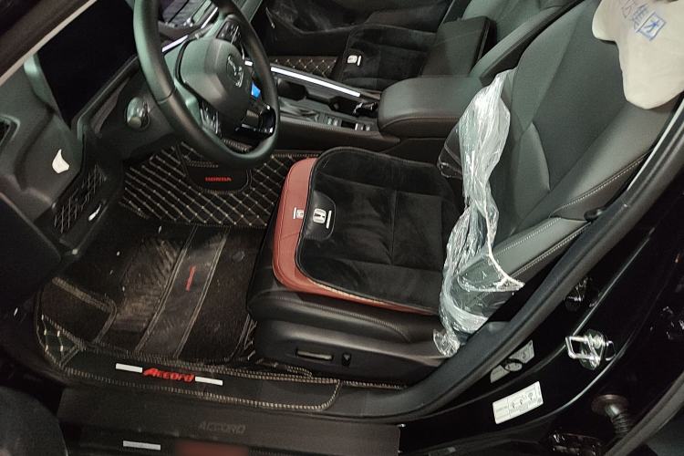 Used Honda Accord 2025 260TURBO Luxury Edition Left Front Seat