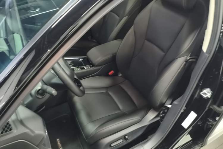 Used Honda Accord 2025 Sport Series 260TURBO Luxury Edition Left Front Seat