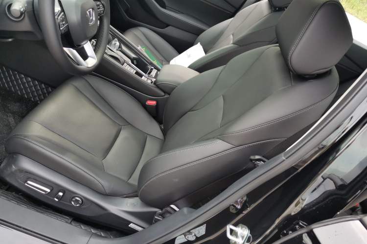 Used Honda Accord 2025 Sport Series 260TURBO Prestige Edition Left Front Seat