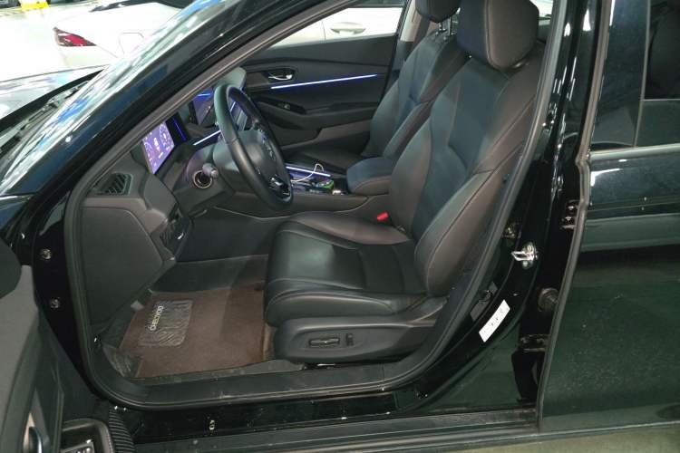 Used Honda Accord 2025 260TURBO Luxury Edition Left Front Seat