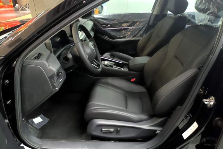 Used Honda Accord 2025 Sport Series 260TURBO Luxury Edition Left Front Seat