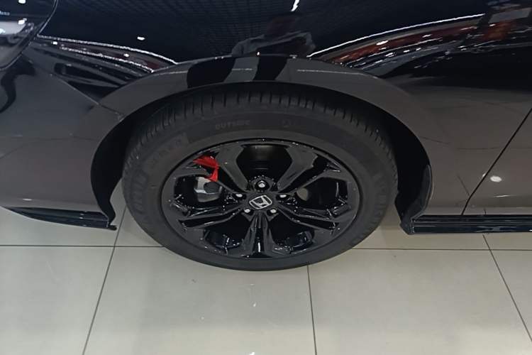 Used Honda Accord 2025 Sport Series 260TURBO Luxury Edition Left Front Wheel Hub