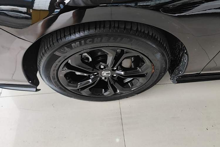 Used Honda Accord 2025 Sport Series 260TURBO Luxury Edition Left Front Wheel Hub