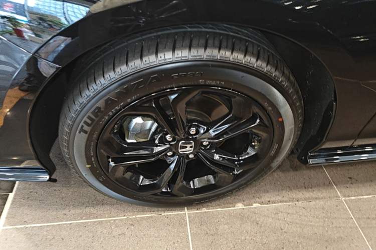 Used Honda Accord 2025 Sport Series 260TURBO Luxury Edition Left Front Wheel Hub