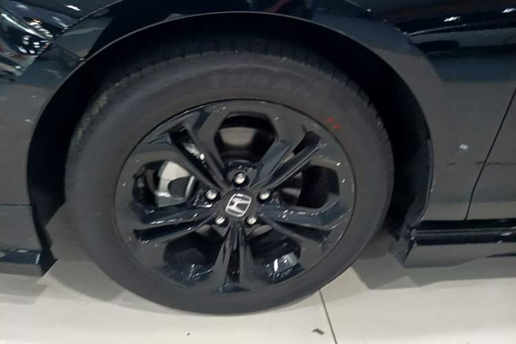 Used Honda Accord 2025 Sport Series 260TURBO Luxury Edition Left Front Wheel Hub
