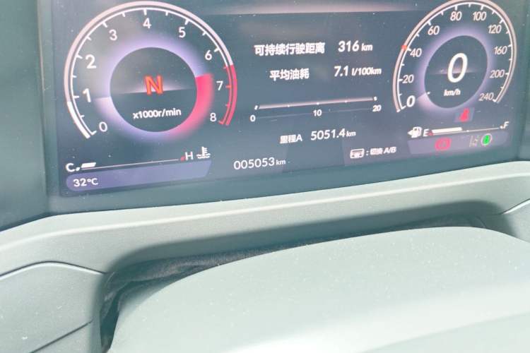 Used Honda Accord 2025 Sport Series 260TURBO Luxury Edition Odometer Close Up