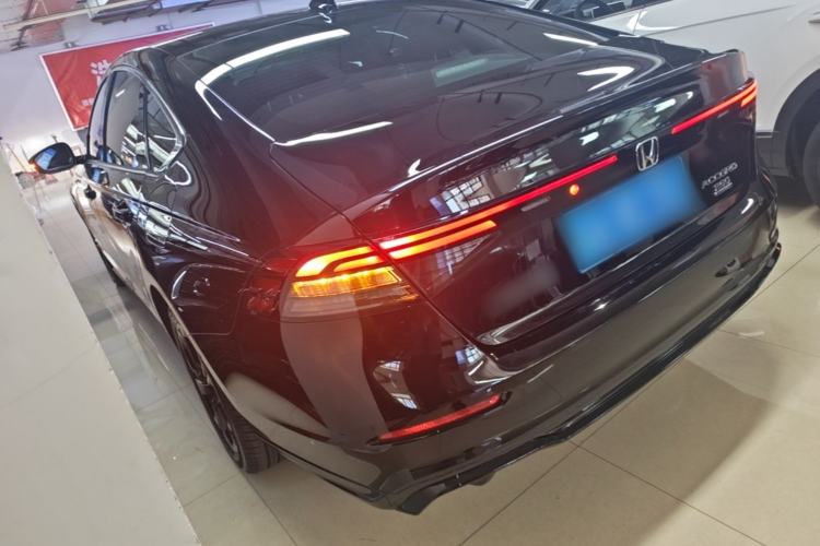 Used Honda Accord 2025 Sport Series 260TURBO Luxury Edition Rear Left 45 Deg