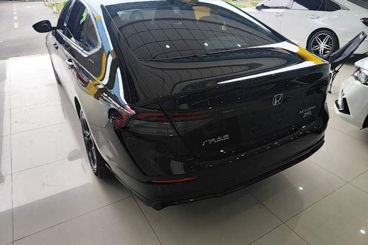Used Honda Accord 2025 Sport Series 260TURBO Luxury Edition Rear Left 45 Deg