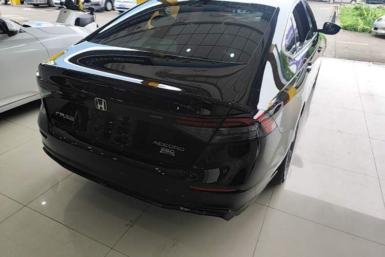 Used Honda Accord 2025 Sport Series 260TURBO Luxury Edition Rear Right 45 Deg