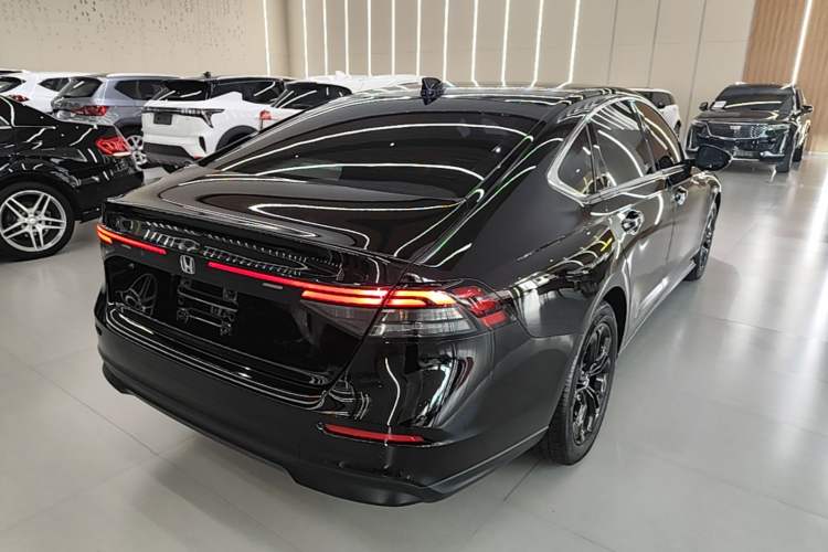 Used Honda Accord 2025 260TURBO Luxury Edition Rear Right 45 Deg