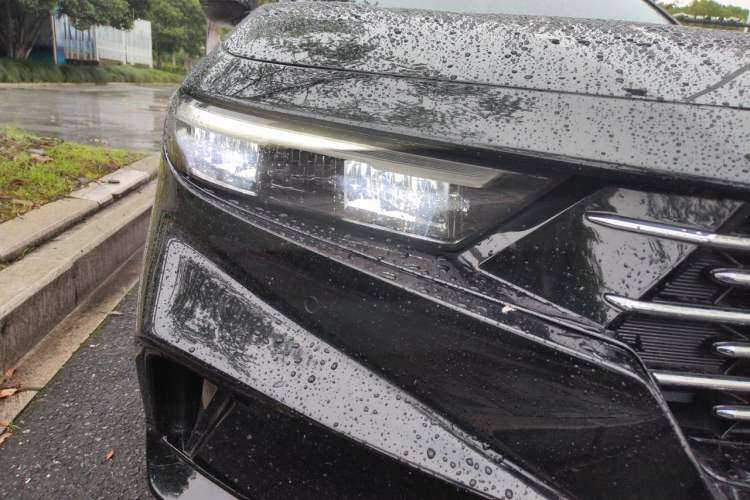 Used Honda Accord 2025 260TURBO Luxury Edition Right Front Headlight
