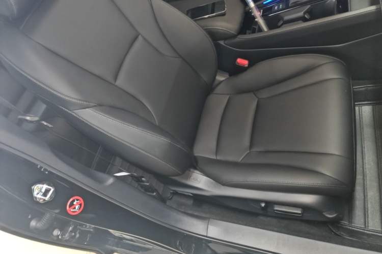 Used Honda Accord 2025 Sport Series 260TURBO Luxury Edition Right Front Seat