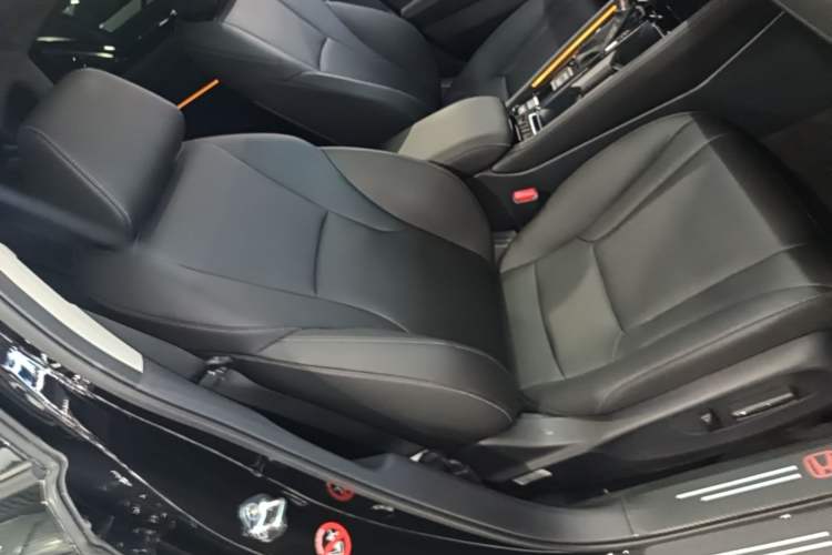 Used Honda Accord 2025 Sport Series 260TURBO Luxury Edition Right Front Seat
