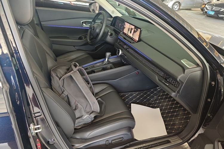 Used Honda Accord 2025 260TURBO Luxury Edition Right Front Seat