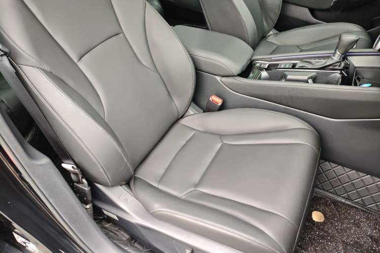 Used Honda Accord 2025 260TURBO Luxury Edition Right Front Seat