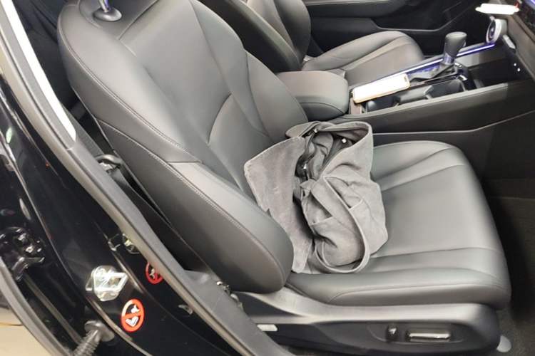 Used Honda Accord 2025 Sport Series 260TURBO Luxury Edition Right Front Seat