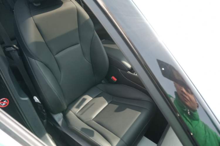 Used Honda Accord 2025 260TURBO Luxury Edition Right Front Seat