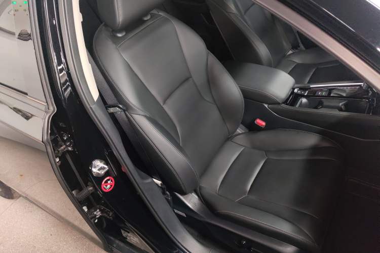 Used Honda Accord 2025 260TURBO Luxury Edition Right Front Seat