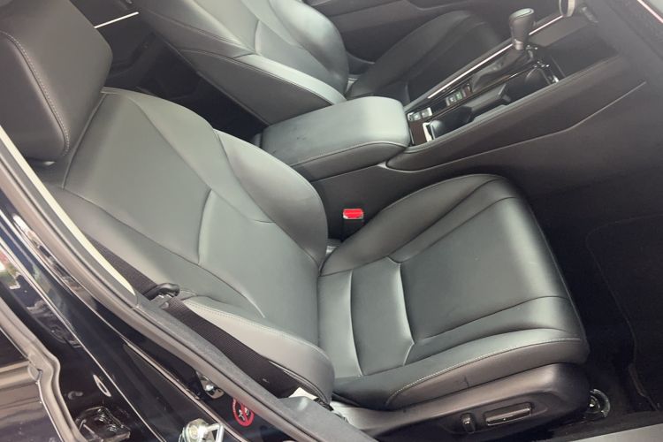 Used Honda Accord 2025 260TURBO Luxury Edition Right Front Seat