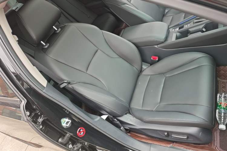 Used Honda Accord 2025 Sport Series 260TURBO Luxury Edition Right Front Seat