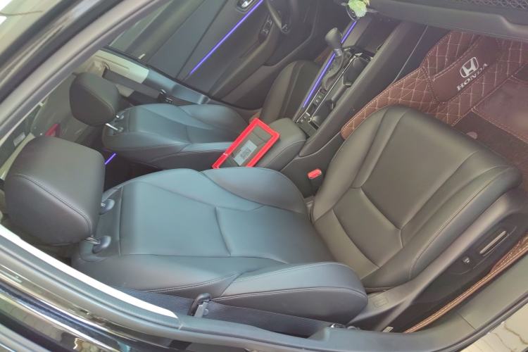Used Honda Accord 2025 Sport Series 260TURBO Luxury Edition Right Front Seat