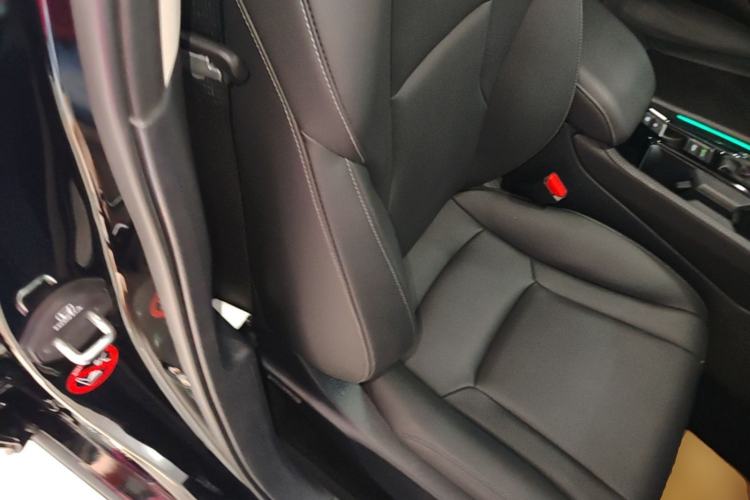 Used Honda Accord 2025 Sport Series 260TURBO Luxury Edition Right Front Seat