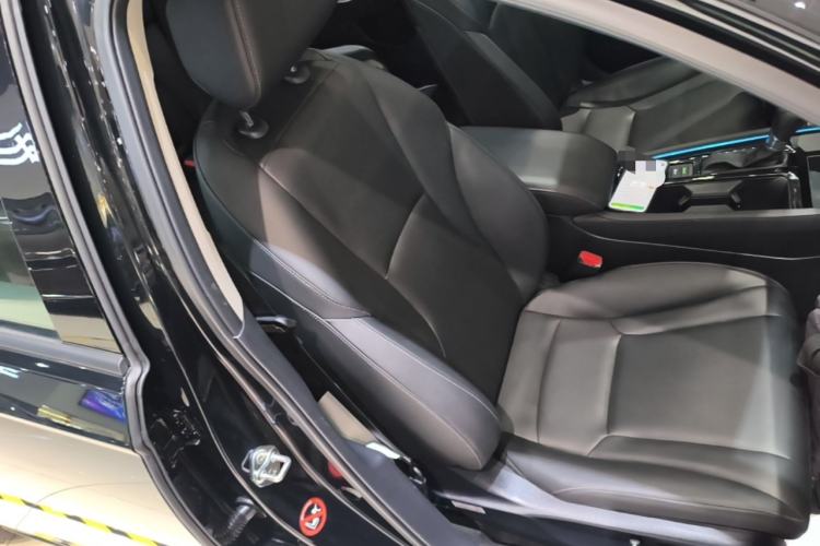 Used Honda Accord 2025 260TURBO Luxury Edition Right Front Seat