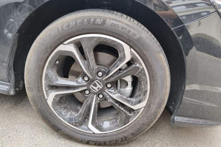Used Honda Accord 2025 Sport Series 260TURBO Luxury Edition Right Front Wheel Hub