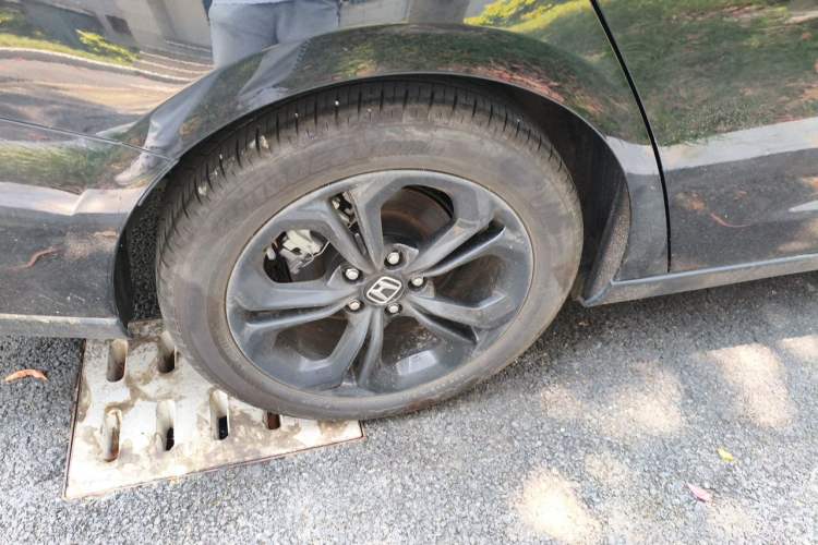 Used Honda Accord 2025 260TURBO Luxury Edition Right Front Wheel Hub