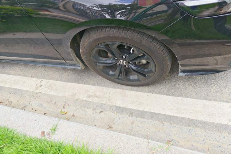 Used Honda Accord 2025 Sport Series 260TURBO Luxury Edition Right Front Wheel Hub