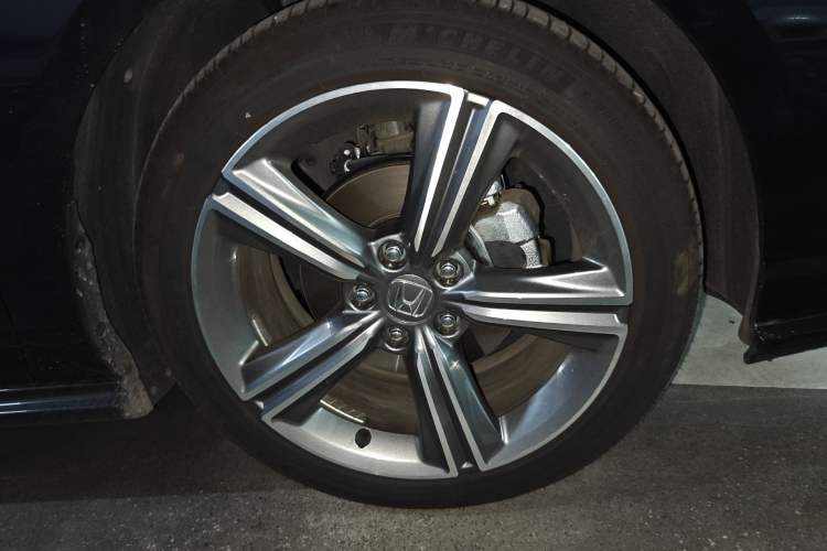 Used Honda Accord 2025 Sport Series 260TURBO Prestige Edition Right Front Wheel Hub