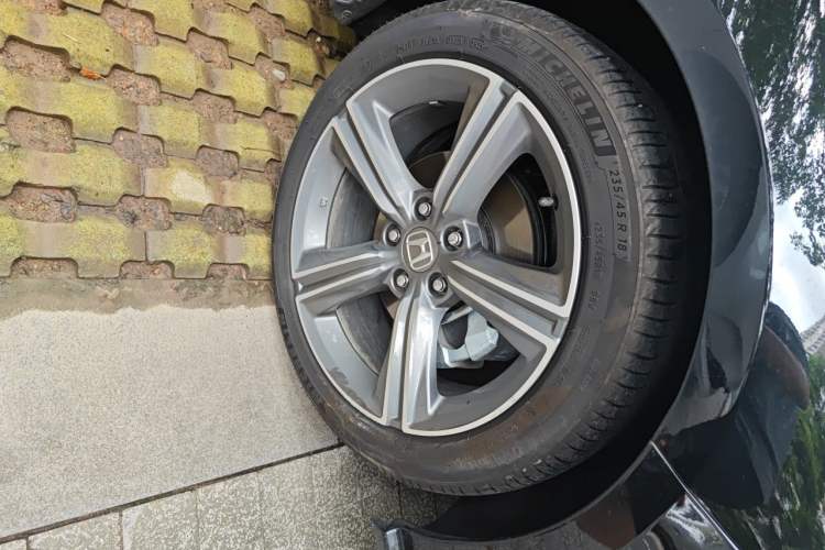 Used Honda Accord 2025 Sport Series 260TURBO Prestige Edition Right Front Wheel Hub