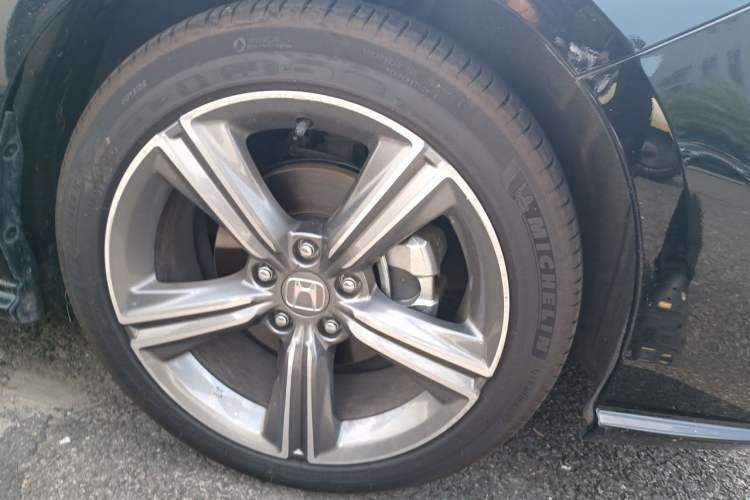 Used Honda Accord 2025 Sport Series 260TURBO Prestige Edition Right Front Wheel Hub