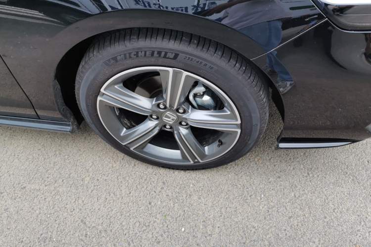Used Honda Accord 2025 Sport Series 260TURBO Prestige Edition Right Front Wheel Hub