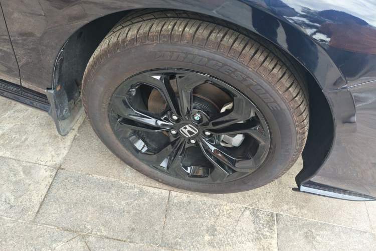 Used Honda Accord 2025 Sport Series 260TURBO Luxury Edition Right Front Wheel Hub