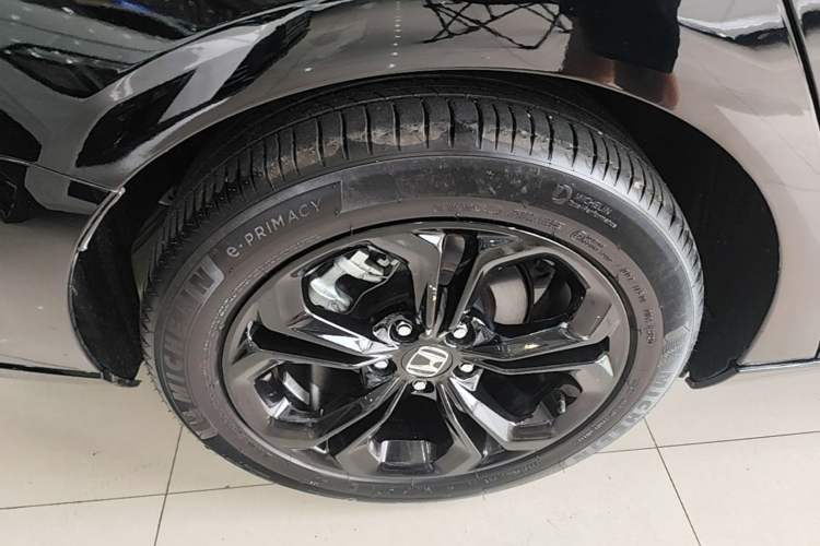 Used Honda Accord 2025 Sport Series 260TURBO Luxury Edition Right Rear Wheel Hub