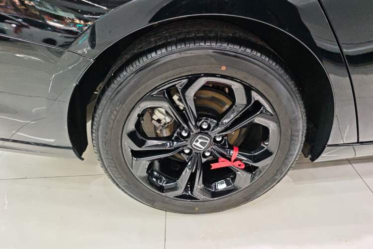 Used Honda Accord 2025 Sport Series 260TURBO Luxury Edition Right Rear Wheel Hub