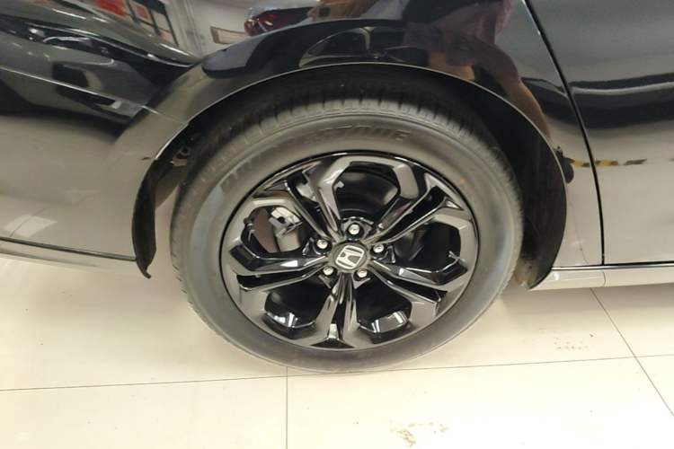 Used Honda Accord 2025 Sport Series 260TURBO Luxury Edition Right Rear Wheel Hub