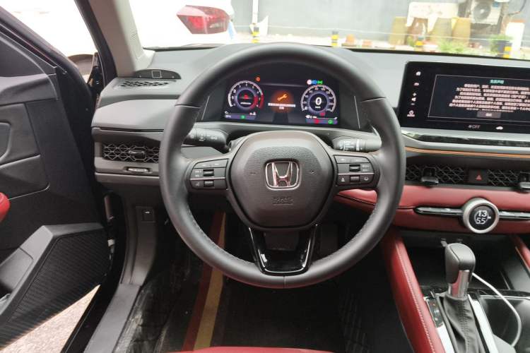 Used Honda Accord 2025 Sport Series 260TURBO Luxury Edition Steering Wheel