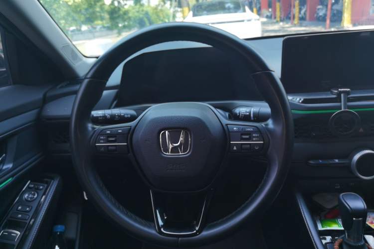 Used Honda Accord 2025 260TURBO Luxury Edition Steering Wheel