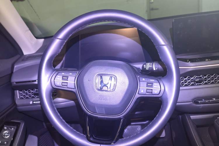 Used Honda Accord 2025 260TURBO Luxury Edition Steering Wheel