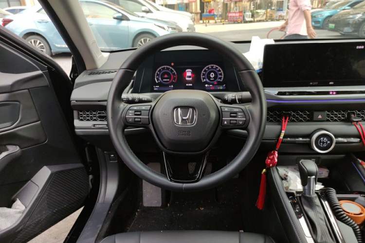 Used Honda Accord 2025 Sport Series 260TURBO Luxury Edition Steering Wheel