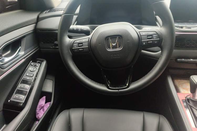 Used Honda Accord 2025 260TURBO Luxury Edition Steering Wheel