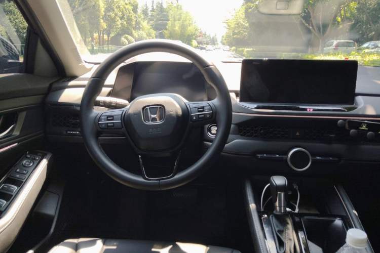Used Honda Accord 2025 260TURBO Luxury Edition Steering Wheel